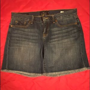Lucky Brand Laguna style jean shorts